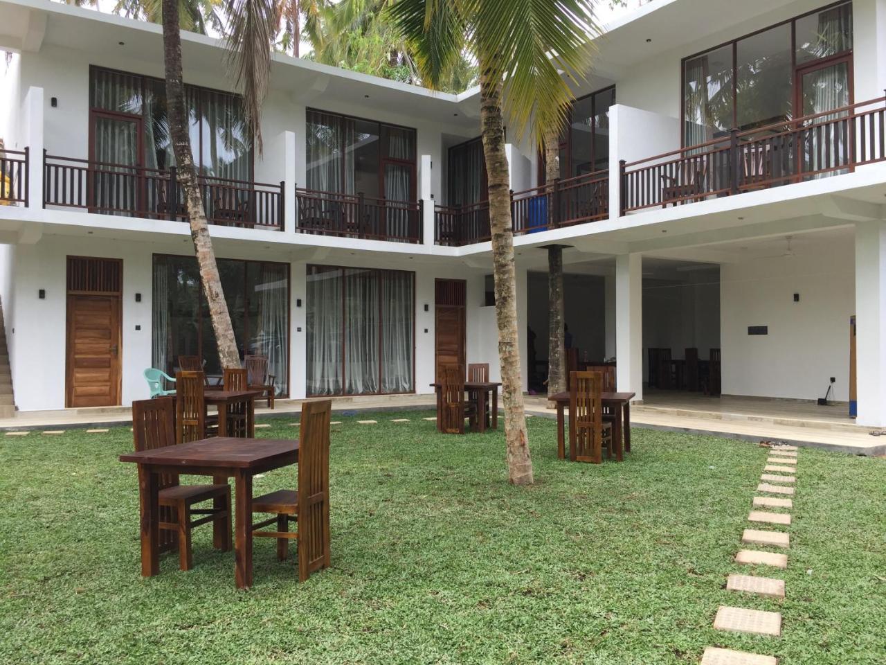 Bay Hiriketiya Hotel ดิคเวลลา ภายนอก รูปภาพ