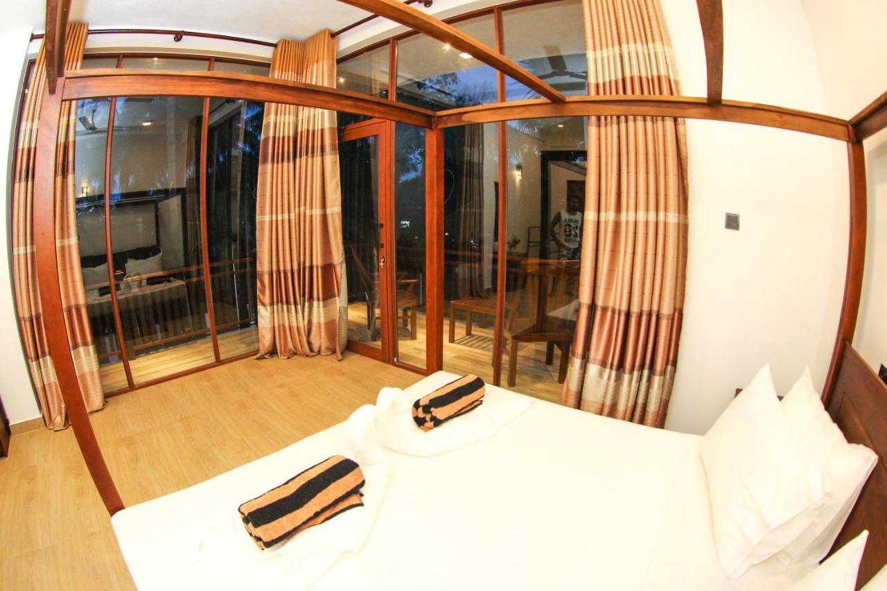 Bay Hiriketiya Hotel ดิคเวลลา ภายนอก รูปภาพ