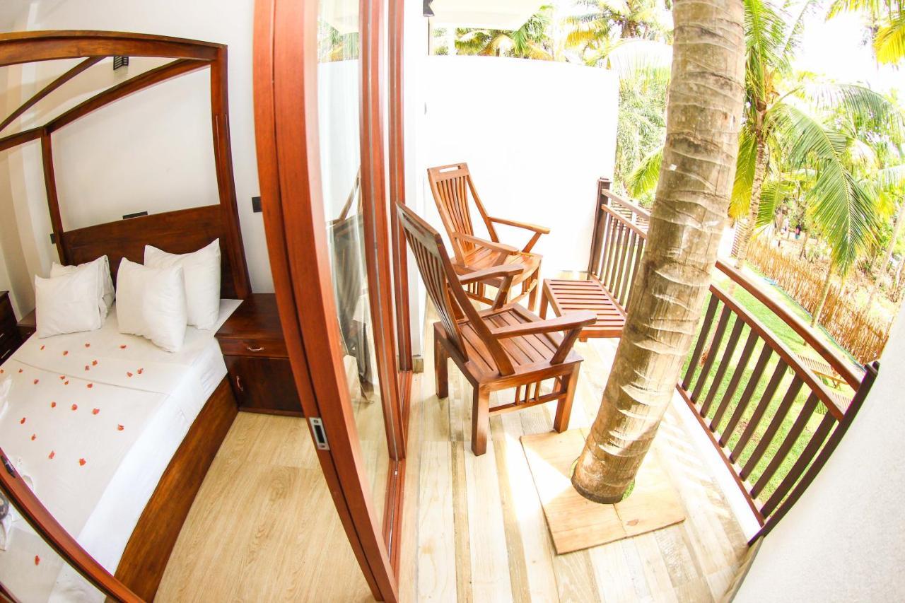 Bay Hiriketiya Hotel ดิคเวลลา ภายนอก รูปภาพ