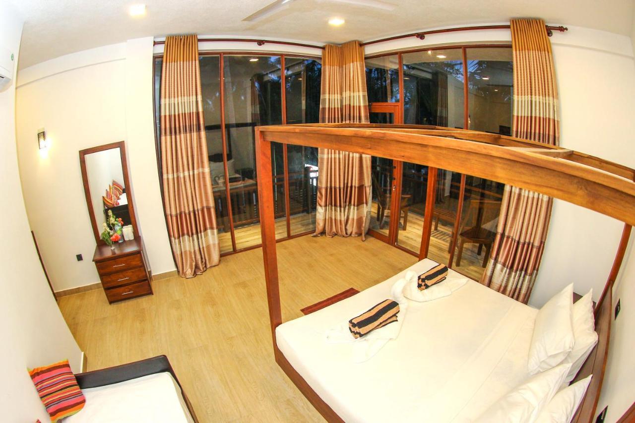 Bay Hiriketiya Hotel ดิคเวลลา ภายนอก รูปภาพ